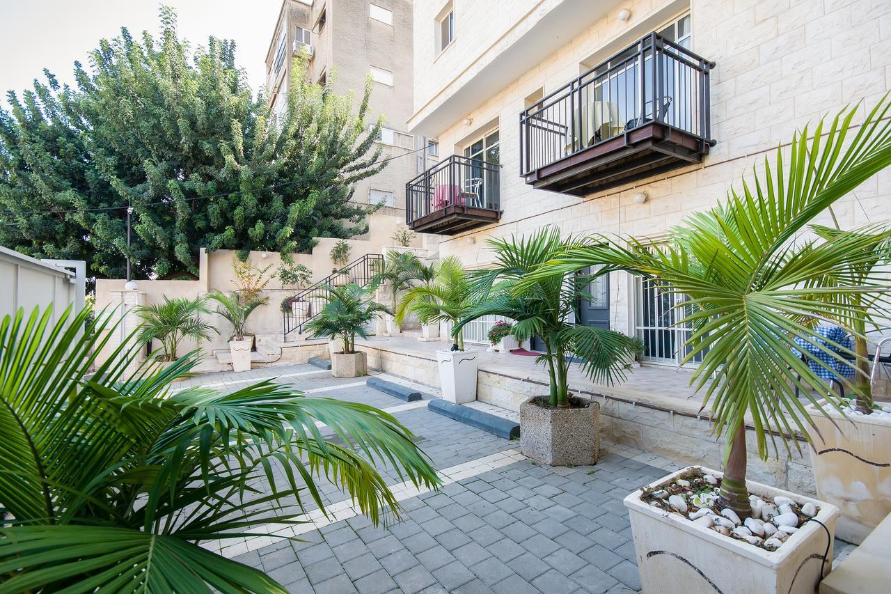 Casa De Aharon Apartments Хайфа Екстериор снимка