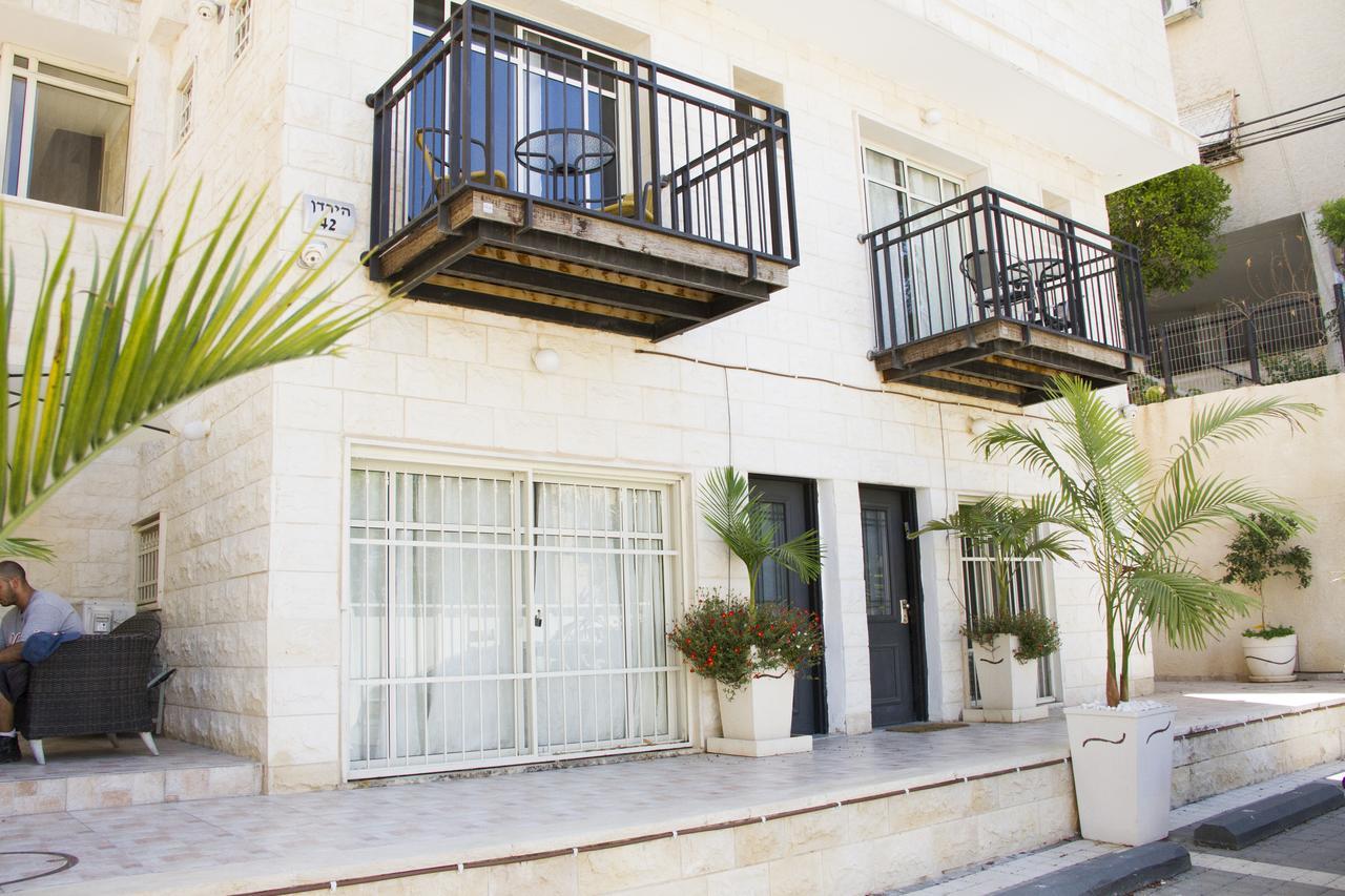Casa De Aharon Apartments Хайфа Екстериор снимка