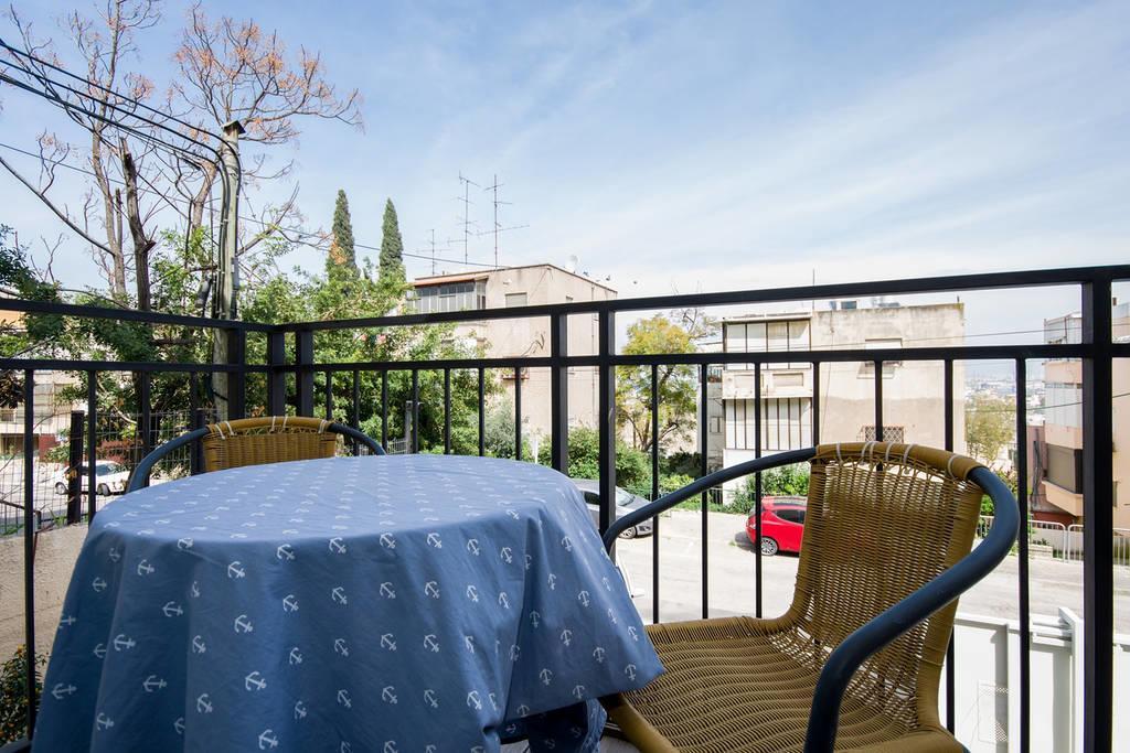 Casa De Aharon Apartments Хайфа Екстериор снимка