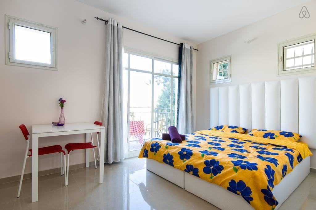 Casa De Aharon Apartments Хайфа Екстериор снимка