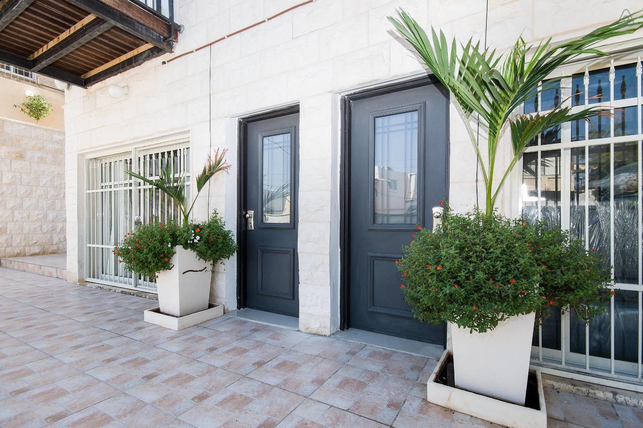 Casa De Aharon Apartments Хайфа Екстериор снимка