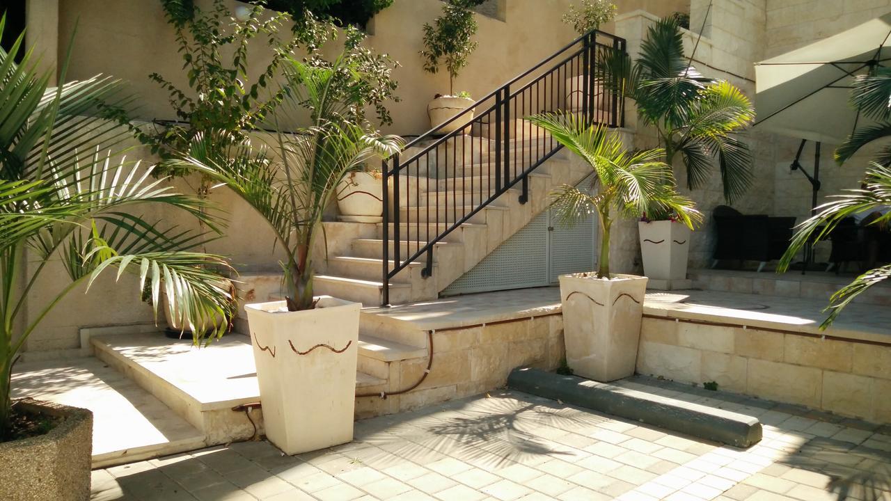 Casa De Aharon Apartments Хайфа Екстериор снимка