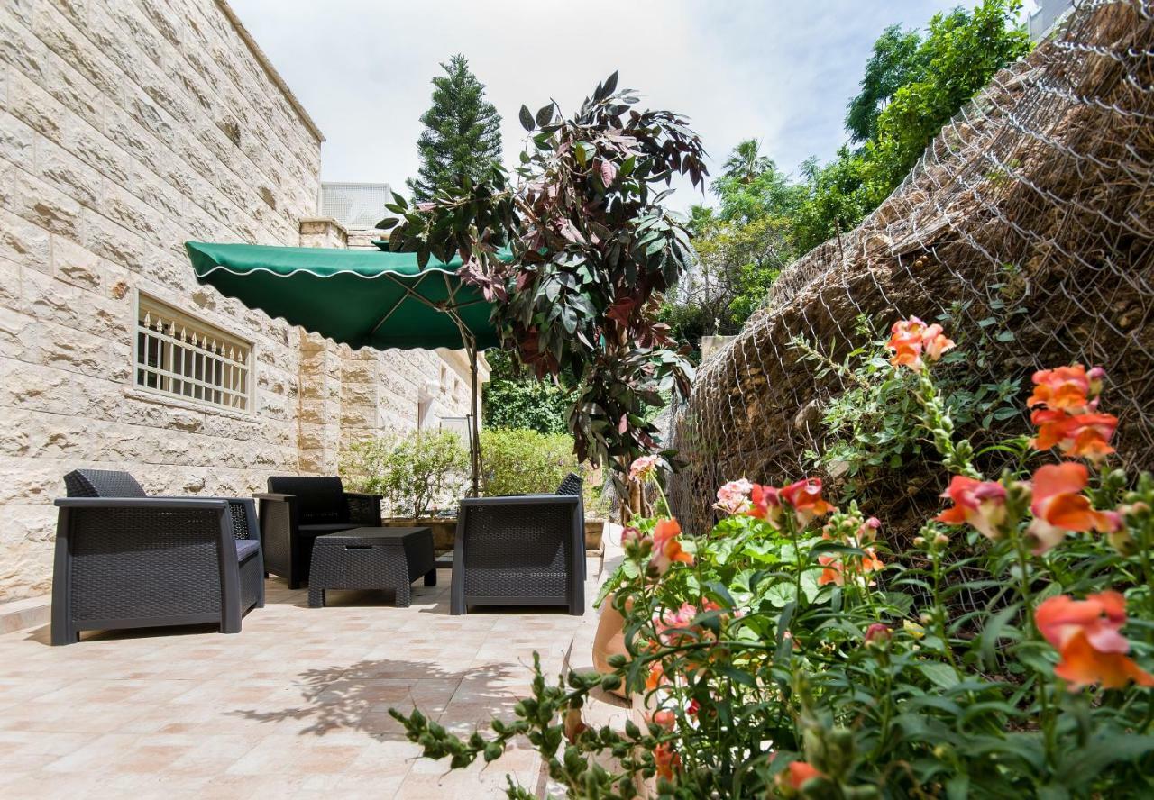 Casa De Aharon Apartments Хайфа Екстериор снимка